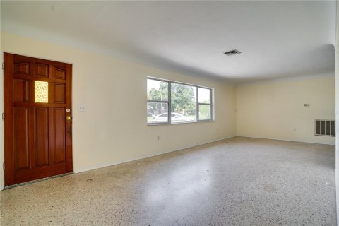 Casa en venta en Kenneth City, Florida, 2 dormitorios, 119.84 m2 № 1340907 - foto 5