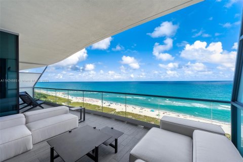 Copropriété à vendre à Surfside, Floride: 3 chambres, 309.74 m2 № 822716 - photo 2
