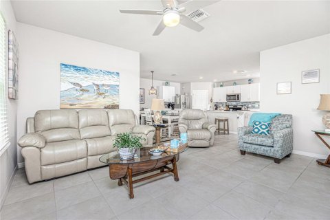 Villa ou maison à vendre à Port Charlotte, Floride: 4 chambres, 173.91 m2 № 791902 - photo 10