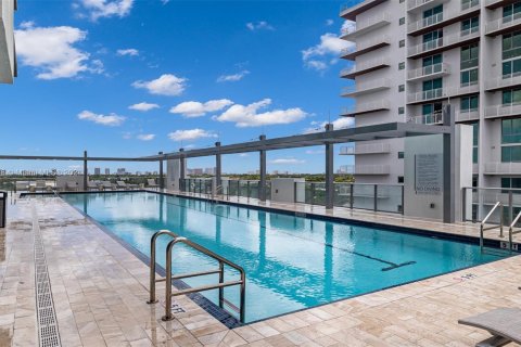 Apartamento en alquiler en Fort Lauderdale, Florida, 1 dormitorio, 93.18 m2 № 1329002 - foto 1