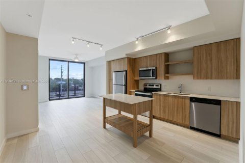 Apartamento en alquiler en Fort Lauderdale, Florida, 1 dormitorio, 93.18 m2 № 1329002 - foto 2