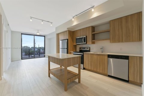 Apartamento en alquiler en Fort Lauderdale, Florida, 1 dormitorio, 93.18 m2 № 1329002 - foto 3