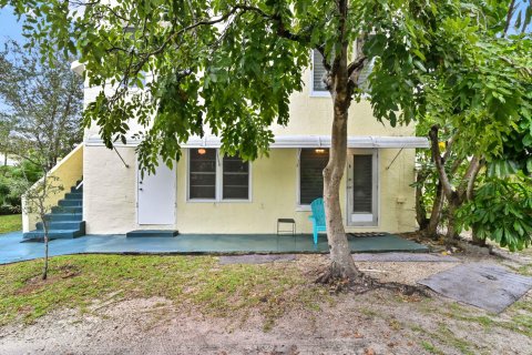 Commercial property in Lake Worth, Florida 351.17 sq.m. № 970319 - photo 15