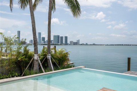 Купить виллу или дом в Майами, Флорида 5 спален, 676.61м2, № 720589 - фото 20