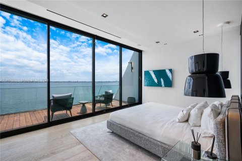 Villa ou maison à vendre à Miami, Floride: 5 chambres, 676.61 m2 № 720589 - photo 27