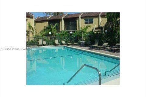 Condominio en venta en Tamarac, Florida, 2 dormitorios, 94.11 m2 № 1237656 - foto 3