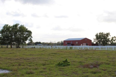 Propiedad comercial en alquiler en Indiantown, Florida № 919672 - foto 16