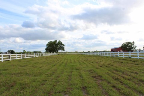 Commercial property in Indiantown, Florida № 919672 - photo 15