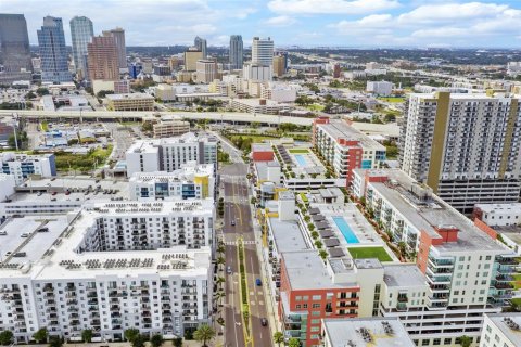 Condo in Tampa, Florida, 2 bedrooms  № 1335797 - photo 2