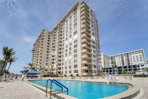 Condo in Lauderdale-by-the-Sea, Florida, 2 bedrooms  № 1208581 - photo 10