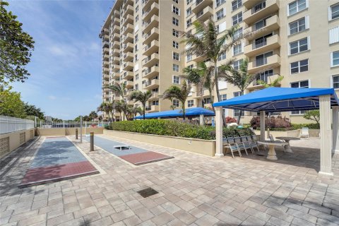 Condo in Lauderdale-by-the-Sea, Florida, 2 bedrooms  № 1208581 - photo 12