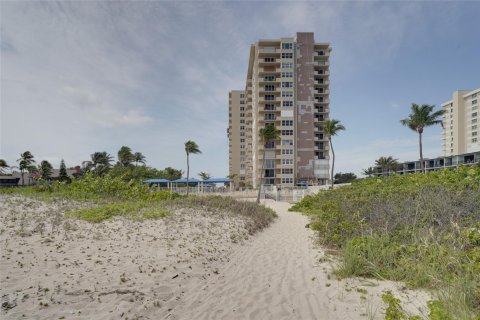 Condo in Lauderdale-by-the-Sea, Florida, 2 bedrooms  № 1208581 - photo 6