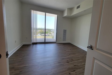 Copropriété à vendre à Hollywood, Floride: 2 chambres, 96.25 m2 № 1208631 - photo 21