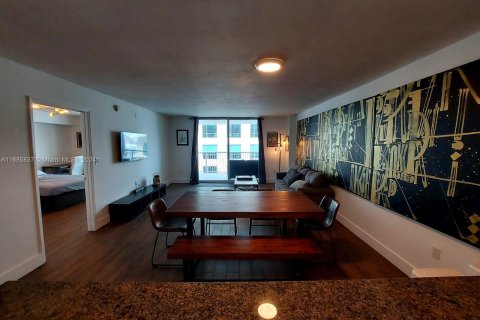 Condominio en venta en Miami, Florida, 1 dormitorio, 76.64 m2 № 1427388 - foto 2