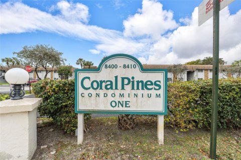 Copropriété à vendre à Coral Springs, Floride: 2 chambres, 88.26 m2 № 1005439 - photo 1