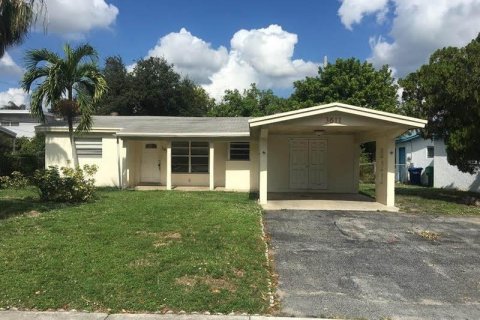 House in Lauderhill, Florida 5 bedrooms, 130.62 sq.m. № 1005438 - photo 11