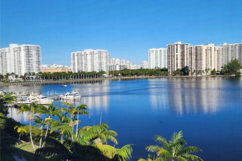 Condo in Aventura, Florida, 1 bedroom  № 1406166 - photo 18