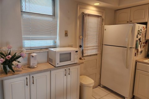 Condo in Aventura, Florida, 1 bedroom  № 1406166 - photo 7