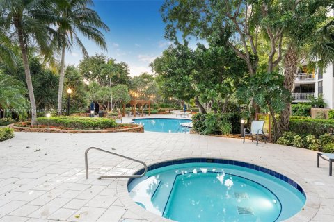 Condo in Miami, Florida, 1 bedroom  № 1406206 - photo 30