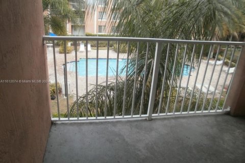 Condominio en venta en Pembroke Pines, Florida, 1 dormitorio, 68.93 m2 № 1234190 - foto 17