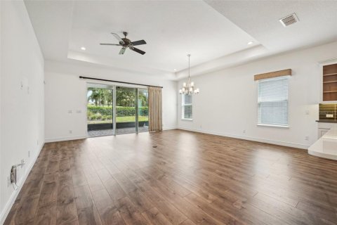 Villa ou maison à vendre à Kissimmee, Floride: 2 chambres, 164.44 m2 № 1317662 - photo 4