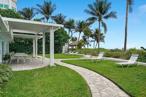 House in Lauderdale-by-the-Sea, Florida 2 bedrooms, 177.63 sq.m. № 888534 - photo 12