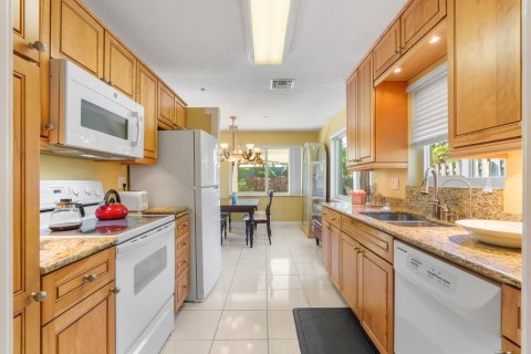 Villa ou maison à vendre à Oakland Park, Floride: 3 chambres, 124.86 m2 № 888508 - photo 18