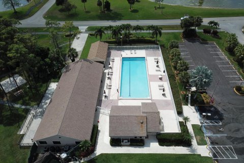 House in Lake Worth, Florida 2 bedrooms, 132.11 sq.m. № 1155945 - photo 26