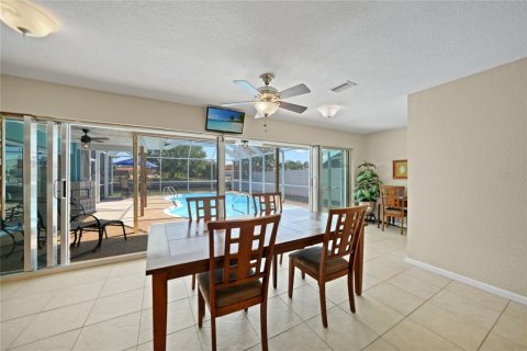 Villa ou maison à vendre à Port Charlotte, Floride: 3 chambres, 232.63 m2 № 1110946 - photo 16