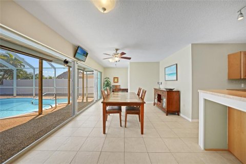 Villa ou maison à vendre à Port Charlotte, Floride: 3 chambres, 232.63 m2 № 1110946 - photo 15