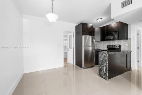 Casa en venta en Pompano Beach, Florida, 4 dormitorios № 1376017 - foto 12