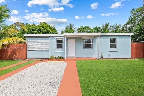 Villa ou maison à vendre à Pompano Beach, Floride: 4 chambres № 1376017 - photo 7