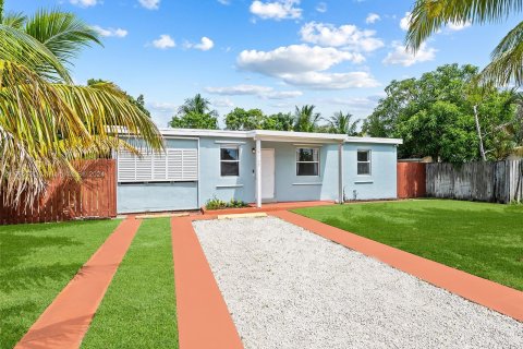 Casa en venta en Pompano Beach, Florida, 4 dormitorios № 1376017 - foto 8