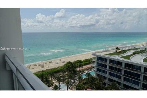 Condo in Miami Beach, Florida, 2 bedrooms  № 1413714 - photo 3