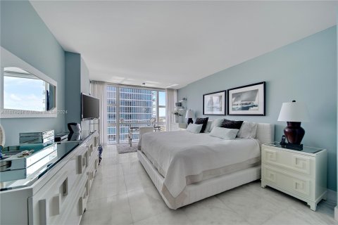 Condo in Miami Beach, Florida, 2 bedrooms  № 1413714 - photo 4