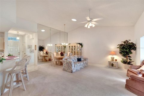 Condo in Sun City Center, Florida, 2 bedrooms  № 1273839 - photo 6