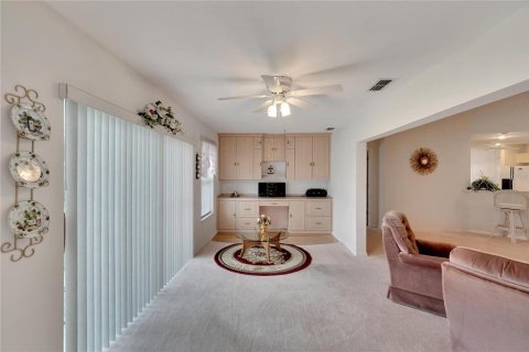 Condo in Sun City Center, Florida, 2 bedrooms  № 1273839 - photo 10