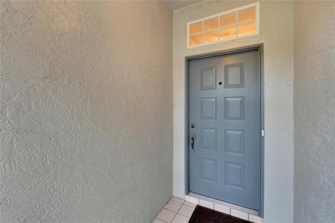 Condo in Sun City Center, Florida, 2 bedrooms  № 1273839 - photo 4