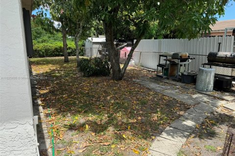 Casa en venta en Miami Gardens, Florida, 3 dormitorios № 1272201 - foto 4