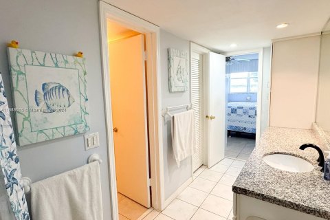 Condo in Aventura, Florida, 1 bedroom  № 1424063 - photo 21