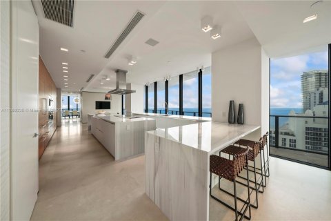 Condominio en venta en Sunny Isles Beach, Florida, 4 dormitorios, 463.77 m2 № 77598 - foto 16