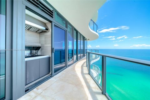 Condominio en venta en Sunny Isles Beach, Florida, 4 dormitorios, 463.77 m2 № 77598 - foto 17