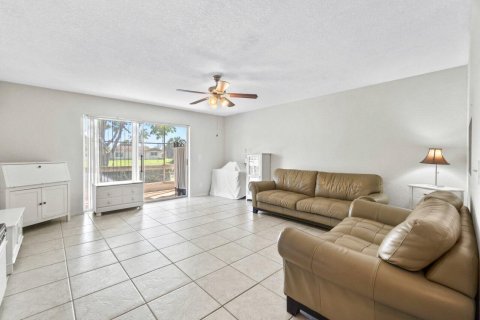 Copropriété à vendre à Royal Palm Beach, Floride: 1 chambre, 65.03 m2 № 1092837 - photo 15