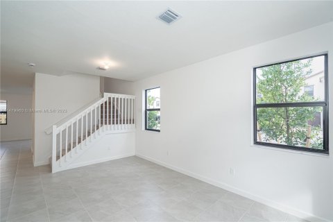 Townhouse in Pembroke Pines, Florida 4 bedrooms, 174.93 sq.m. № 818680 - photo 6