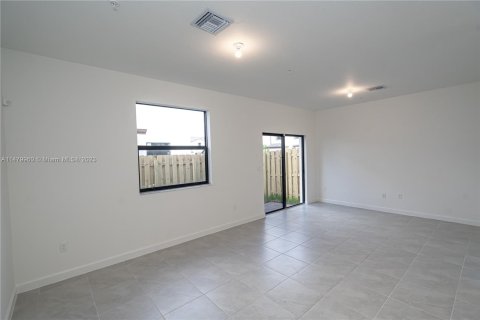 Townhouse in Pembroke Pines, Florida 4 bedrooms, 174.93 sq.m. № 818680 - photo 14