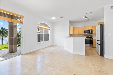 Adosado en venta en Miami, Florida, 3 dormitorios, 165.09 m2 № 1427984 - foto 8