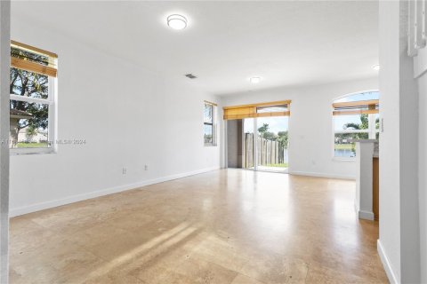 Adosado en venta en Miami, Florida, 3 dormitorios, 165.09 m2 № 1427984 - foto 5