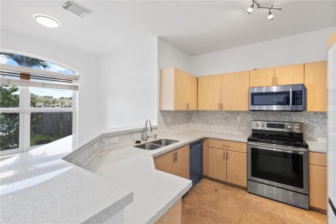 Adosado en venta en Miami, Florida, 3 dormitorios, 165.09 m2 № 1427984 - foto 10