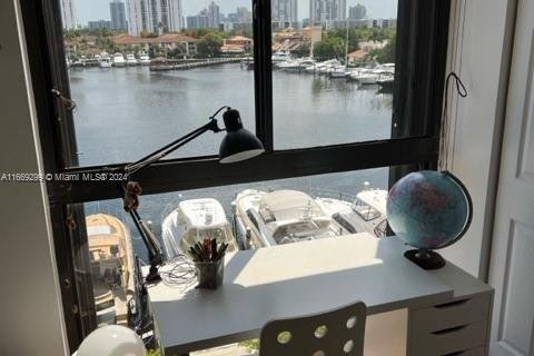 Condominio en venta en Aventura, Florida, 3 dormitorios, 130.62 m2 № 1391766 - foto 18