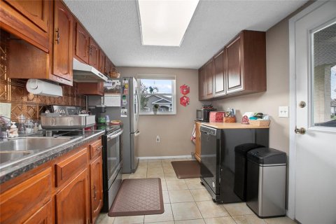 Condo in DeLand, Florida, 2 bedrooms  № 1434577 - photo 8